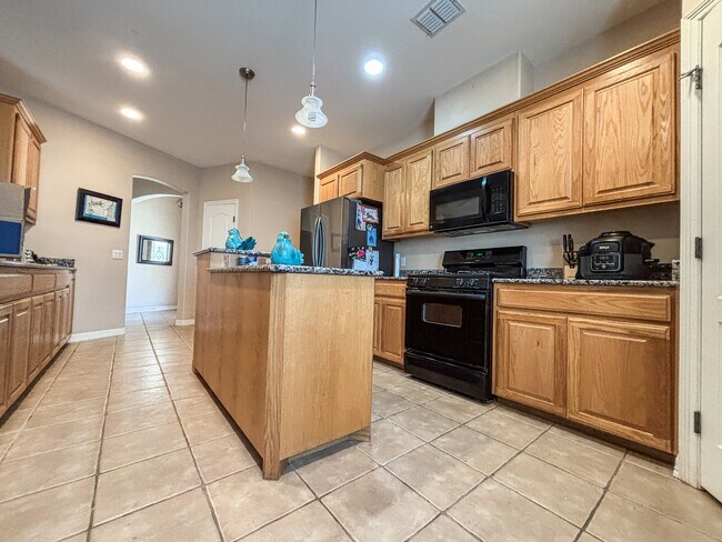 Photo - 1211 Flaman Rd