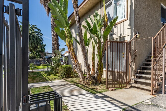 Patio - 14607 Gilmore St