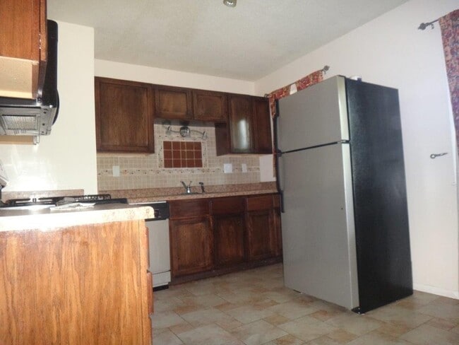 Photo - Great 3 bedroom with full basement!