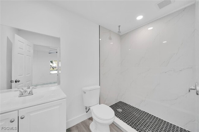 Photo - 128 Eucalyptus Ct Unit D