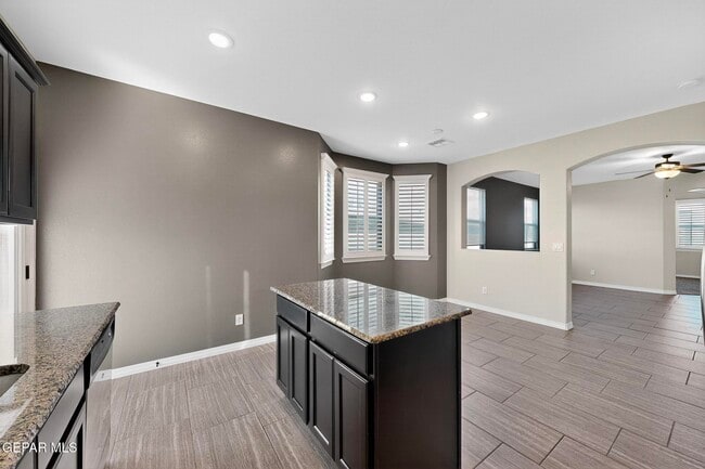 Photo - 220 S Manzanita Dr