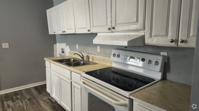 Building Photo - 143 Latimer Rd Unit 143 Rental