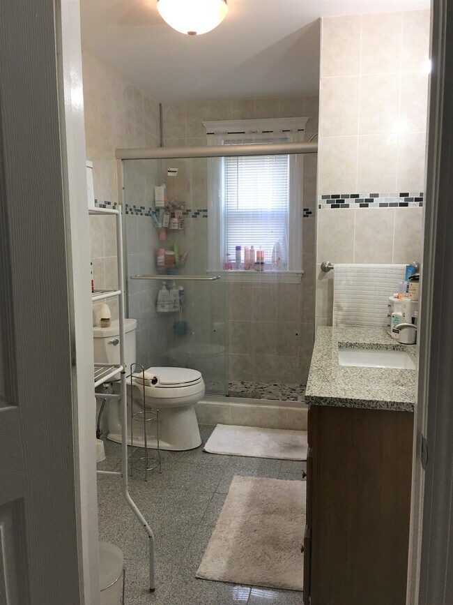 Photo - 246 Pearl St Unidad 248