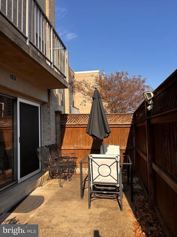 Building Photo - 2 Canterbury Square Unit 101