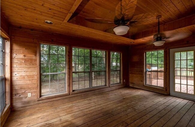 Photo - 115 Fairview Dr