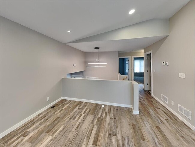 Photo - 14150 Rolling Oaks Cir NE