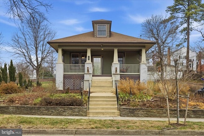 Photo - 2400 Valley Way