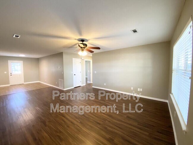 Photo - 831 N 54th Ave