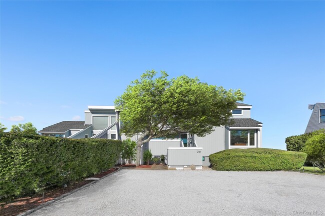 32 Dune Ln