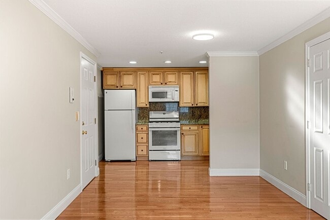 Photo - 305 Pine St Unit 8