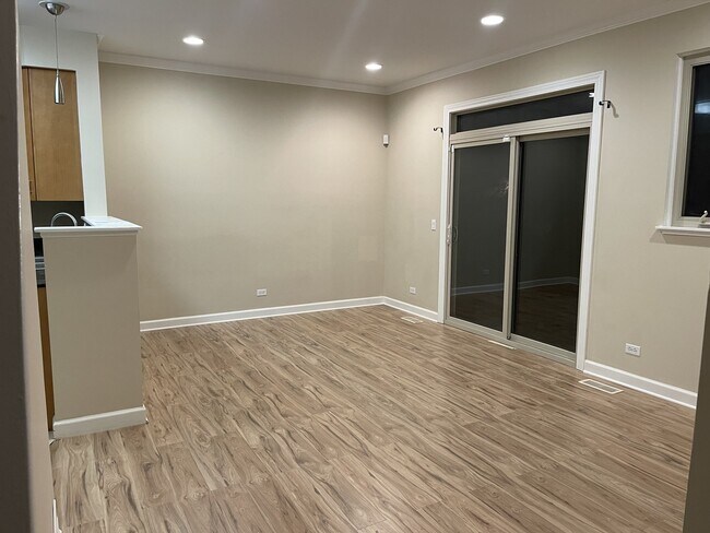 Photo - 804 Skokie Blvd