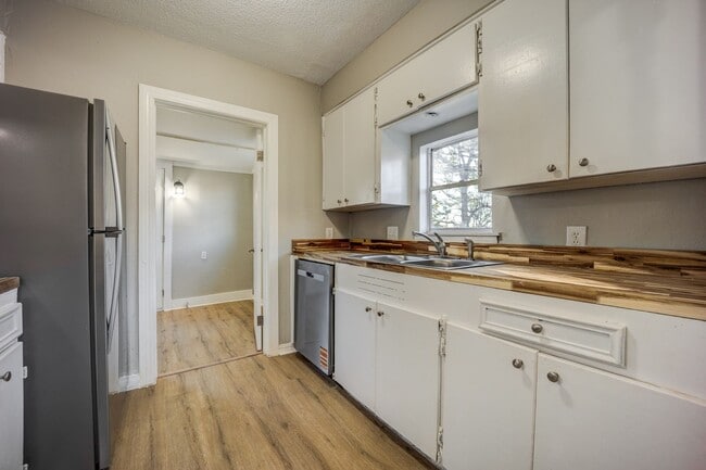 Photo - Freshly Updated 3 Bedroom House