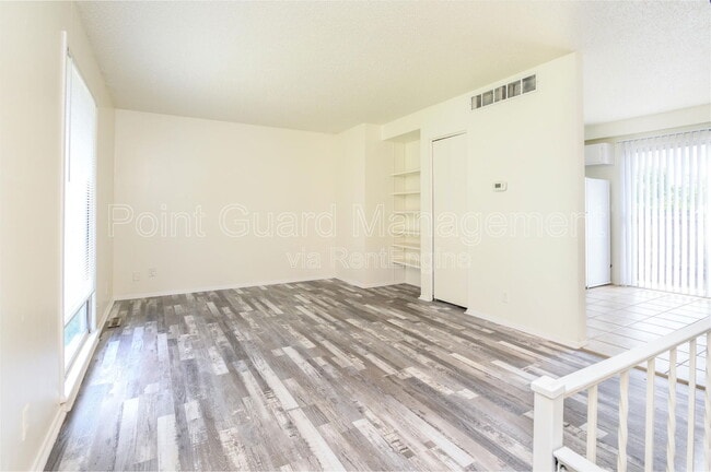 Photo - 857 S Broadview Ave