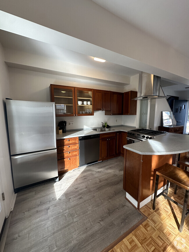 Building Photo - 25 Lee St Unit 25 Rental
