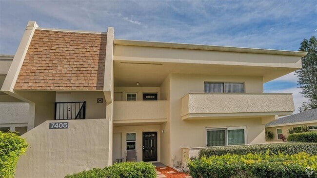 Building Photo - 7405 W Country Club Dr N Unit 201 Rental