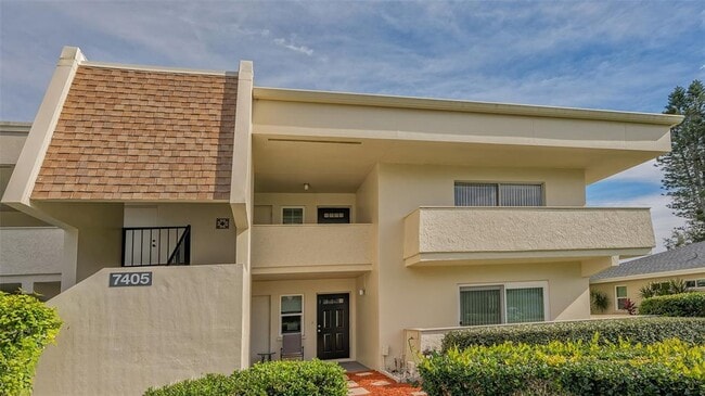 Building Photo - 7405 W Country Club Dr N Unit 201 Rental