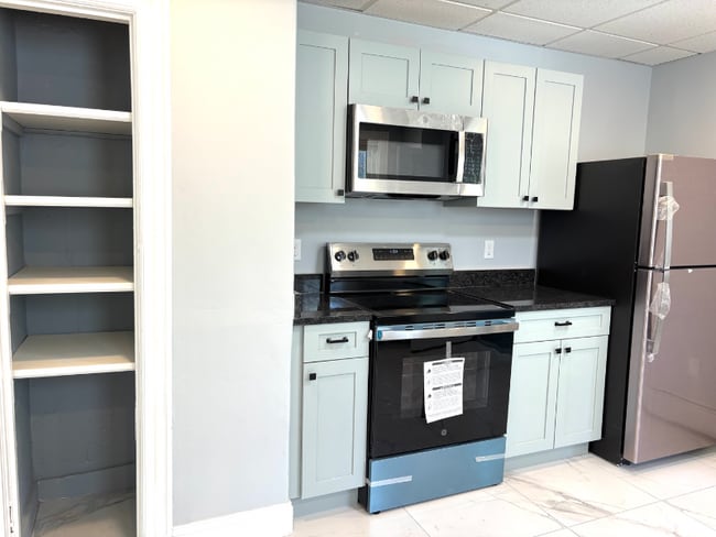 Building Photo - 126 Division St Rental