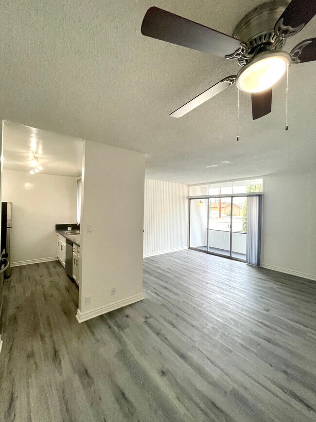 Photo - 1029 N Ardmore Ave