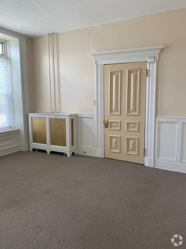 Building Photo - 529 S Centre St Rental