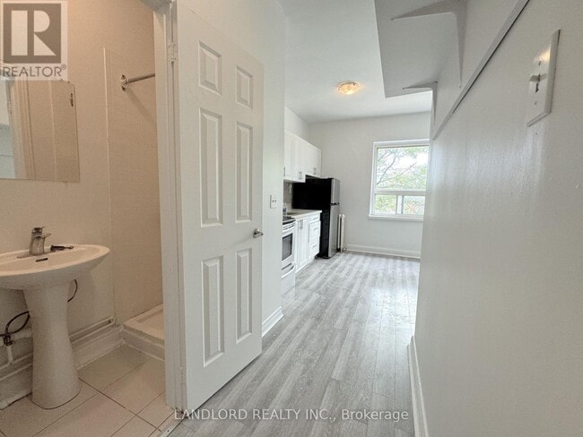 Photo - 1156 Weston Rd