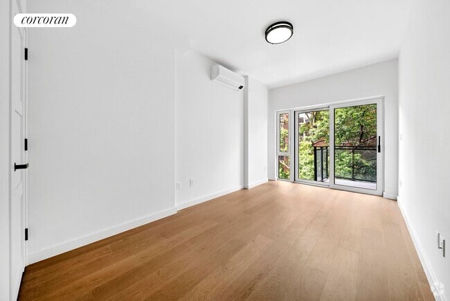 Building Photo - 428 E 9th St Rental