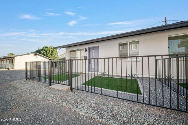 Photo - 3110 N 37th St Unidad 6