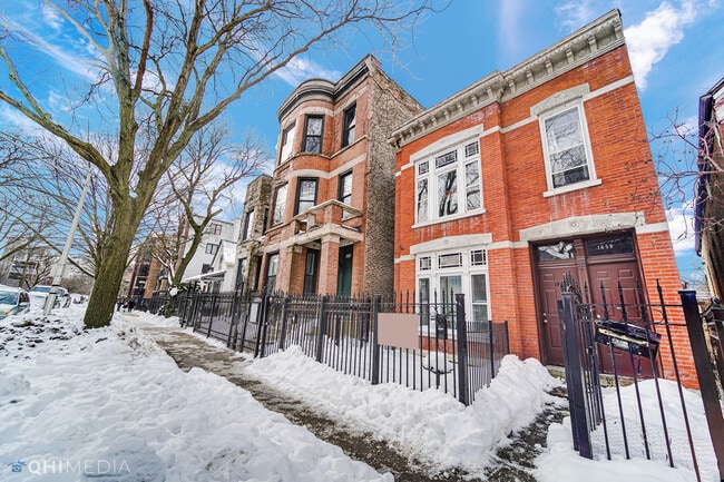 Photo - 1650 N Oakley Ave Unit 2