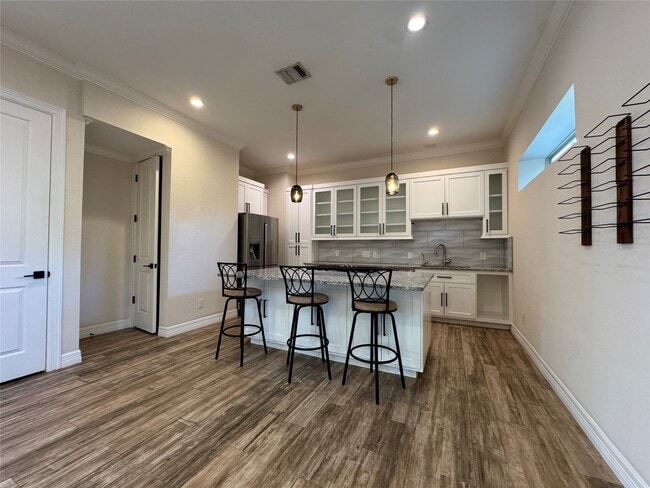 Building Photo - 710 Stanford St Unit B Rental