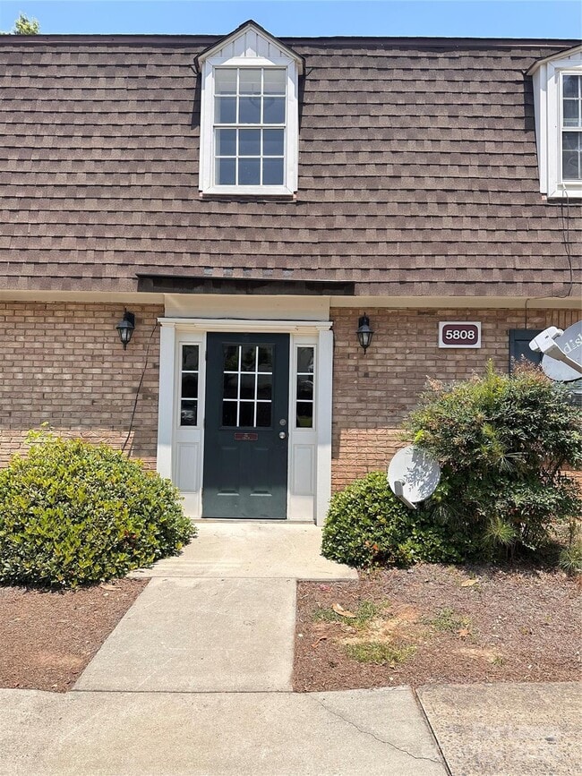 Building Photo - 5808 Hunting Ridge Ln Unit A Rental