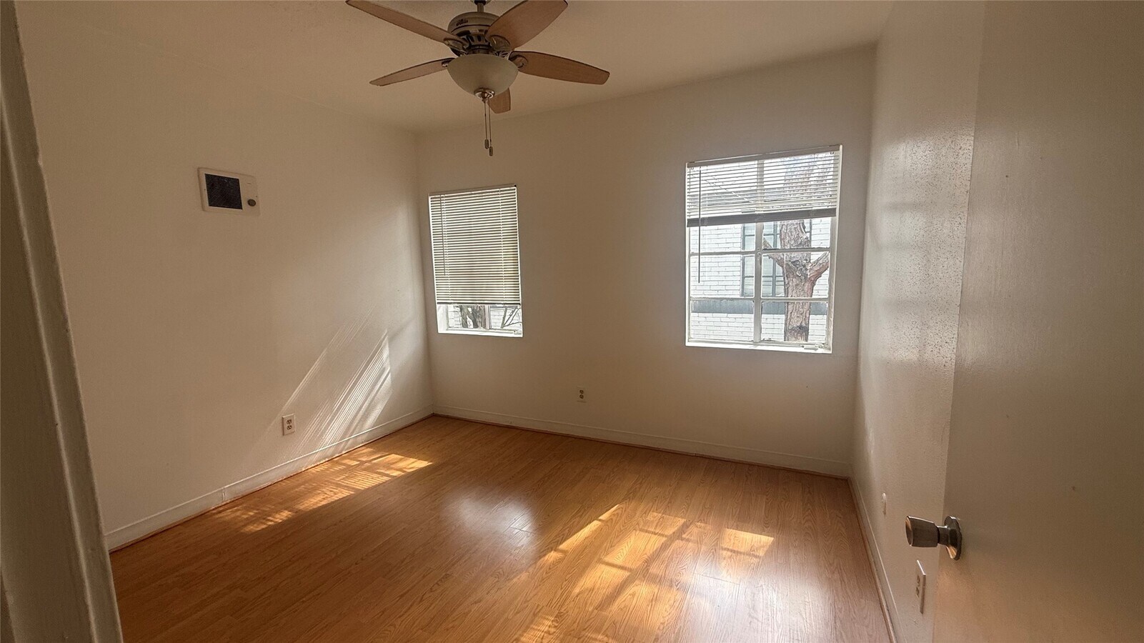 Photo - 5607 Jackson St Unit 02