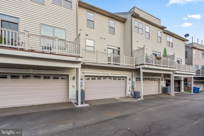 Building Photo - 22569 Norwalk Square