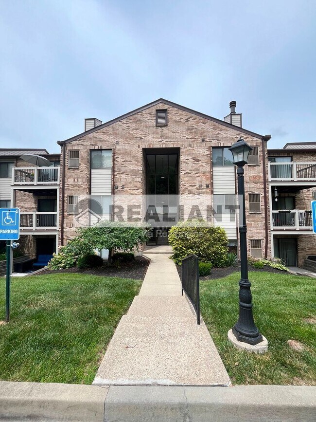 Building Photo - 24 Woodland Hills Dr Unit Suite 11