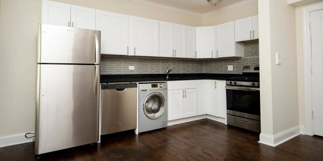Building Photo - 2127 N Dayton St Unit 2129-201