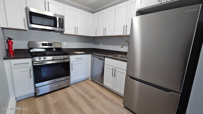 Building Photo - 1701 E St Unit 11 Rental