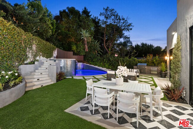 Photo - 9332 Hazen Dr