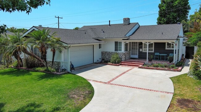 Building Photo - 4 Bed 2 Bath House in East Whittier Availa...