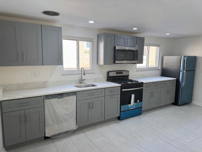 Photo - 1641 Jancey St