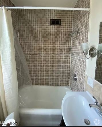 Building Photo - 1242 Ridge Ave Unit Apt 2