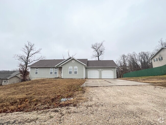 Building Photo - Home near FLW!