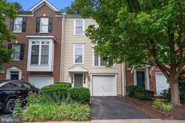Building Photo - 4021 Fairfax Center Hunt Trail Rental