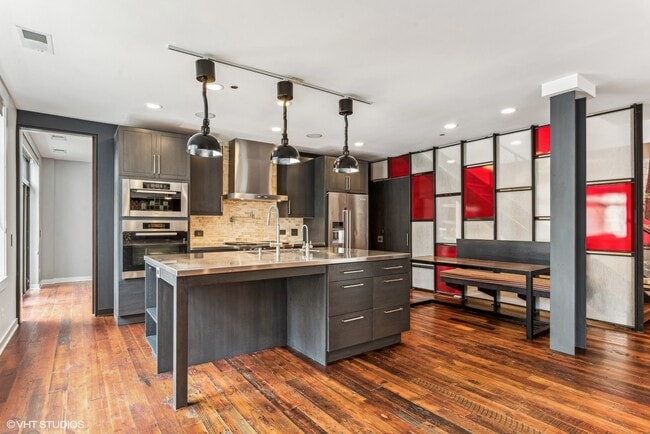 Photo - 33 W Huron St Unit 810