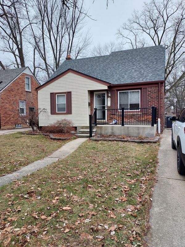 Building Photo - 3014 N Vermont Ave