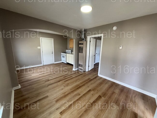 Photo - $525 - 1 bedroom / 1 bathroom - duplex Unidad 857 N Glendale Ave Apt 1