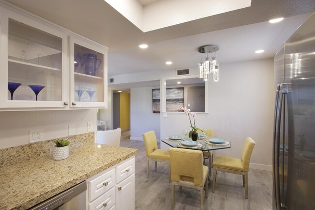 Photo - 5301 E Waverly Dr Unit 192