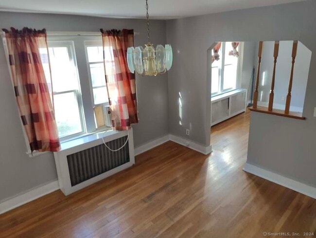 Photo - 15 Lone Oak Ave