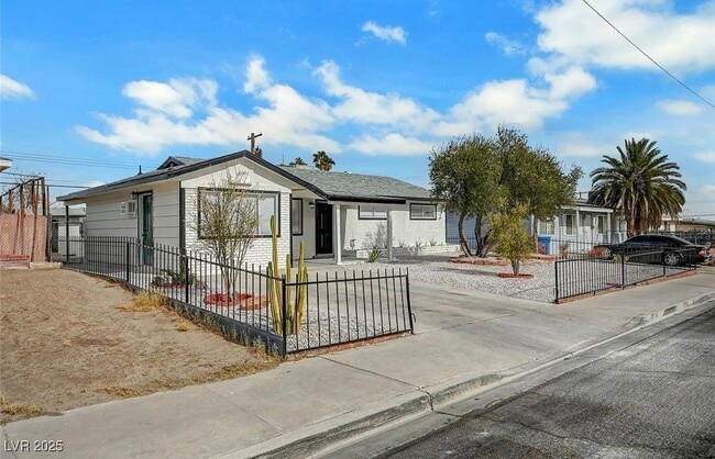 Building Photo - 6520 Evergreen Ave