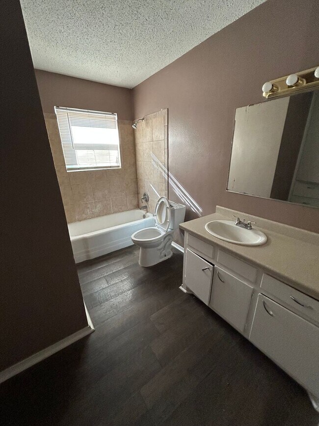 Photo - 1614 58th St Unidad A