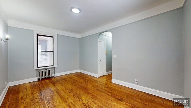 Photo - 215 W 80th St Apartamento Unidad D2