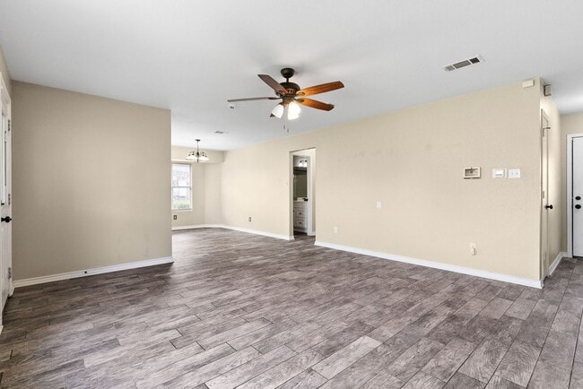 Photo - 4604 Greyhound Dr