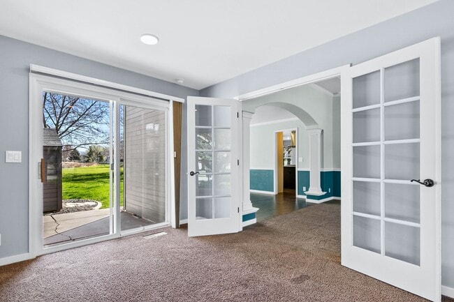 Photo - Parkside Paradise: Spacious 5-Bed Luxury in Hobble Creek